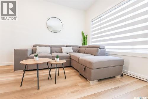 1541 Richardson Road, Saskatoon, SK - Indoor Photo Showing Living Room