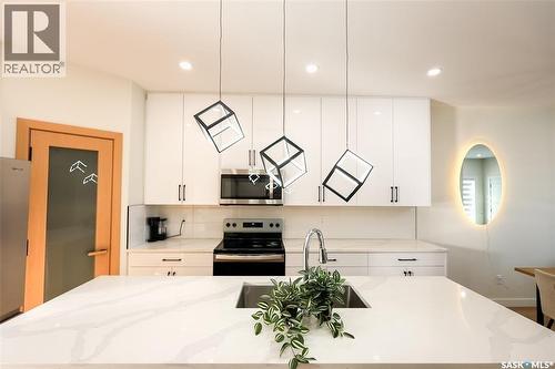 1541 Richardson Road, Saskatoon, SK - Indoor Photo Showing Kitchen With Double Sink With Upgraded Kitchen