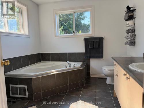 384 Keller Drive, Midland, ON 