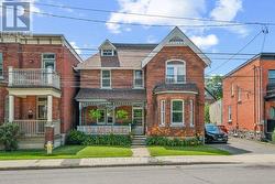 182 FIFTH AVENUE  Ottawa, ON K1S 2M9