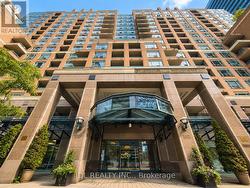 603 - 887 BAY STREET Toronto, ON M5S 3K4