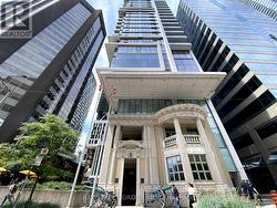 2708 - 426 UNIVERSITY AVENUE Toronto, ON M5G 1S9