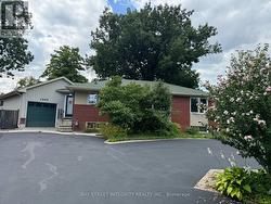 1339 PINEGROVE ROAD Oakville, ON L6L 2X2