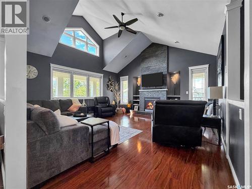 207 6Th Street W, Carnduff, SK 