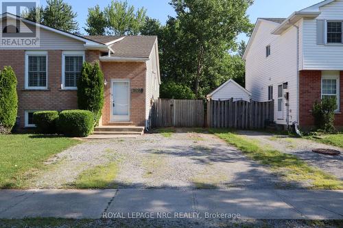 7689 TRACKVIEW STREET  Niagara Falls (Ascot), ON L2H 2Z6