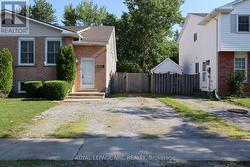 7689 TRACKVIEW STREET Niagara Falls (Ascot), ON L2H 2Z6