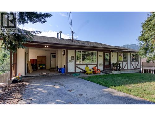 1520 3B Highway  Fruitvale, BC V0G 1L1