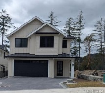 701 Madrona Pl Langford, BC V9B 6C6