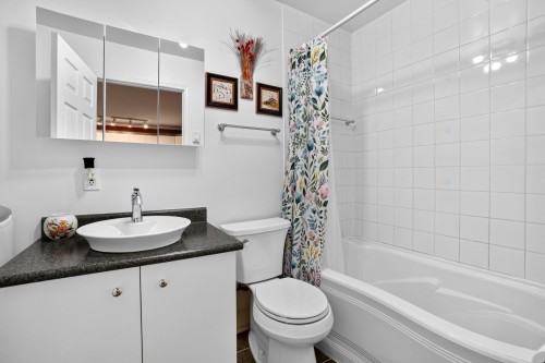 Bathroom - 665 2E Avenue, Montréal (Verdun/Île-Des-Soeurs), QC - Indoor Photo Showing Bathroom