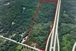 Ch. du Grand-Bois  Saint-Étienne-De-Bolton, QC J0E 2E0