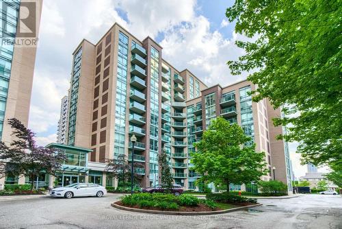 902 - 9 MICHAEL POWER PLACE  Toronto, ON M9A 0A5