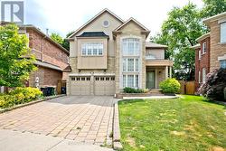 39 GREEN MEADOWS CIRCLE  Toronto, ON M2J 5G6
