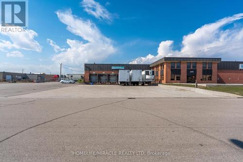 2375 Lucknow Drive, Mississauga, ON 