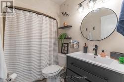 Main Bathroom - 
