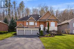 130 DORCHESTER DRIVE  Grimsby, ON L3M 1A8