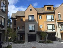 21 KENNETH WOOD CRESCENT  Toronto, ON M2N 0K3