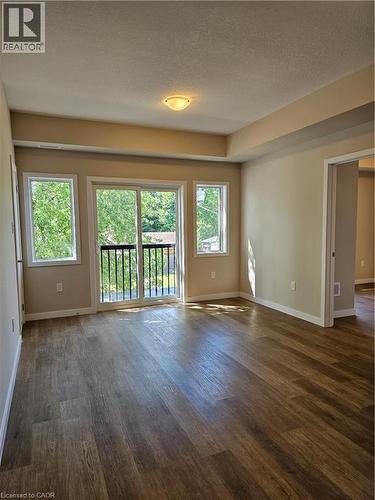 721 DOLPH Street N Unit# 2 , Cambridge, Ontario N2H 5A1 2