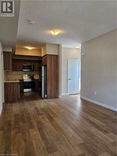 721 DOLPH Street N Unit# 2 , Cambridge, Ontario N2H 5A1 3