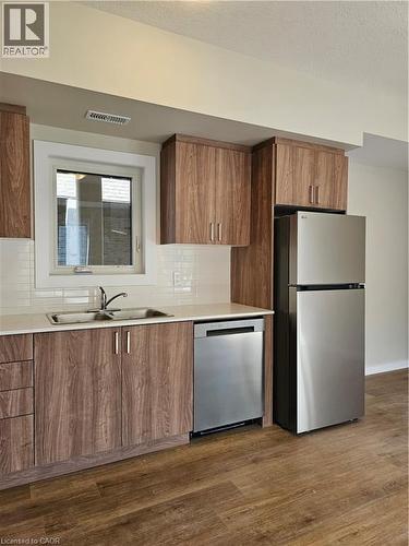 729 DOLPH Street N Unit# 1 , Cambridge, Ontario N2H 2B6 3