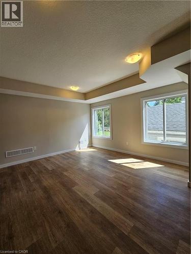 729 DOLPH Street N Unit# 1 , Cambridge, Ontario N2H 2B6 5