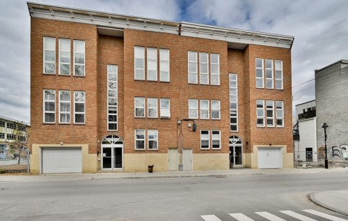 Overall view - 2-2023 Rue Panet, Montréal (Ville-Marie), QC - Outdoor With Facade