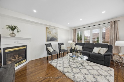 7339 Black Walnut Trail, Mississauga, ON - Indoor Photo Showing Living Room With Fireplace
