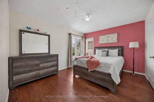 7339 Black Walnut Trail, Mississauga, ON - Indoor Photo Showing Bedroom