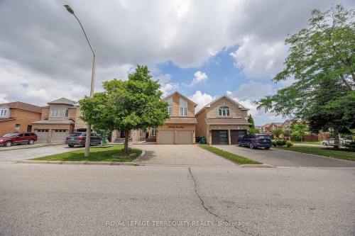 7339 Black Walnut Trail, Mississauga, ON - Outdoor With Facade