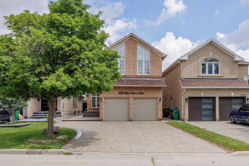 7339 Black Walnut Trail, Mississauga, ON - Outdoor With Facade