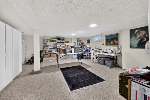 Salle de jeux - 219 Av. Lakeview, Pointe-Claire, QC 