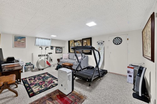 Salle de jeux - 219 Av. Lakeview, Pointe-Claire, QC 