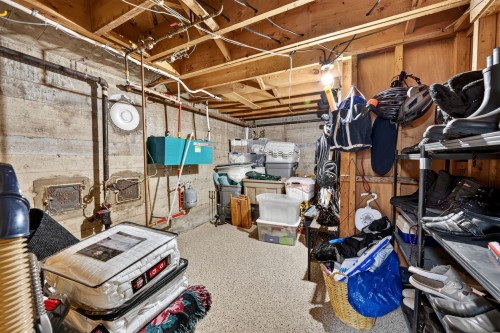 Rangement - 219 Av. Lakeview, Pointe-Claire, QC 