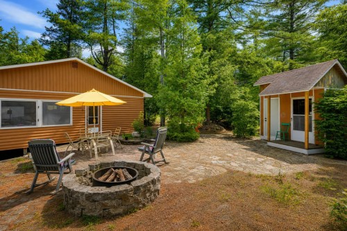 Extérieur - 26 Ch. De L'Automne, Val-Des-Monts, QC - Outdoor With Deck Patio Veranda