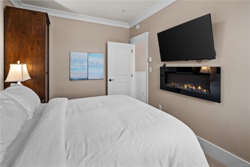 #42B-1000 Sookepoint Pl, Sooke, BC - Indoor Photo Showing Bedroom