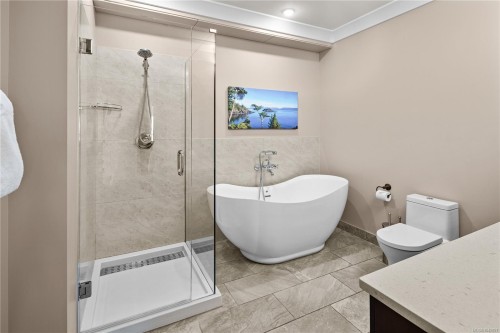 #42B-1000 Sookepoint Pl, Sooke, BC - Indoor Photo Showing Bathroom