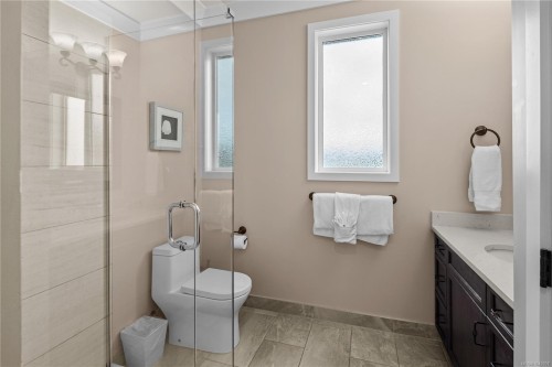 #42B-1000 Sookepoint Pl, Sooke, BC - Indoor Photo Showing Bathroom