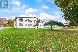 3 - 1031 CHURCHILL AVENUE E  Oakville, ON L6H 1A3