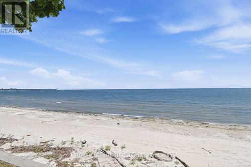 Sandy Beach - 85 Lighthouse Drive, Haldimand (Dunnville), ON 