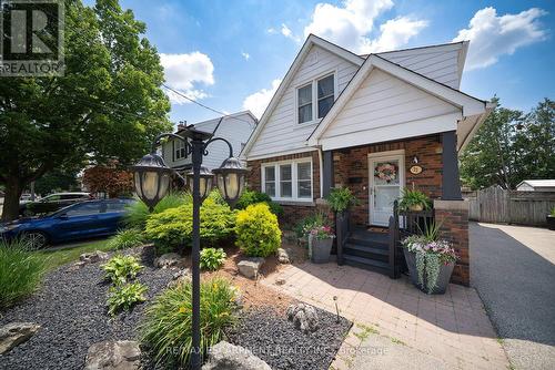 22 BURWELL STREET  Brantford, ON N3T 4T6
