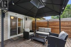 Patio doors from dining nook to outdoor LR - 