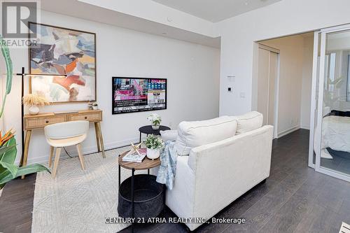 1810 - 2020 Bathurst Street, Toronto, ON 