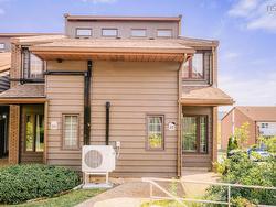 22 4 Rose Way  Dartmouth, NS B2Y 4L9