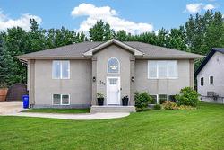 1230 ARNOULD Road  Ile Des Chenes, MB R0A 0T1