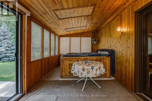 12 Lincoln Avenue, Tiny, ON 