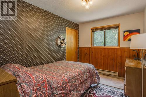 12 Lincoln Avenue, Tiny, ON 