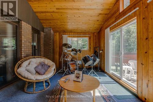 12 Lincoln Avenue, Tiny, ON 