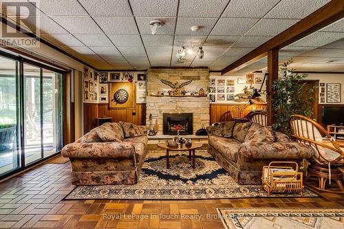 12 Lincoln Avenue, Tiny, ON 