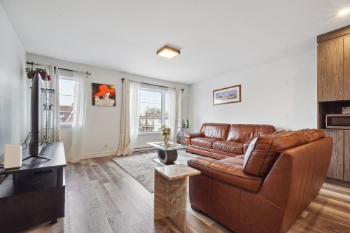 Living Room - 163-161  - 165 Rue Goyette, Longueuil (Le Vieux-Longueuil), QC - Indoor Photo Showing Living Room