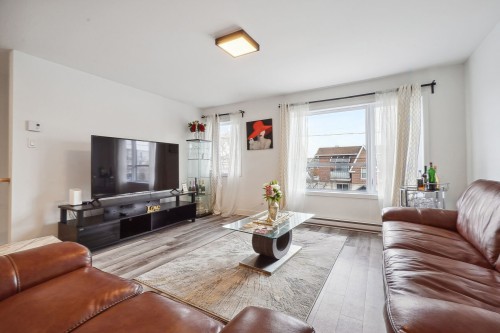 Living Room - 163-161  - 165 Rue Goyette, Longueuil (Le Vieux-Longueuil), QC - Indoor Photo Showing Living Room