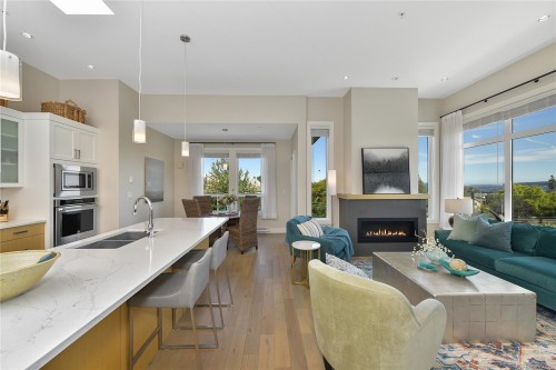 #401-9710 Fourth St, Sidney, BC 